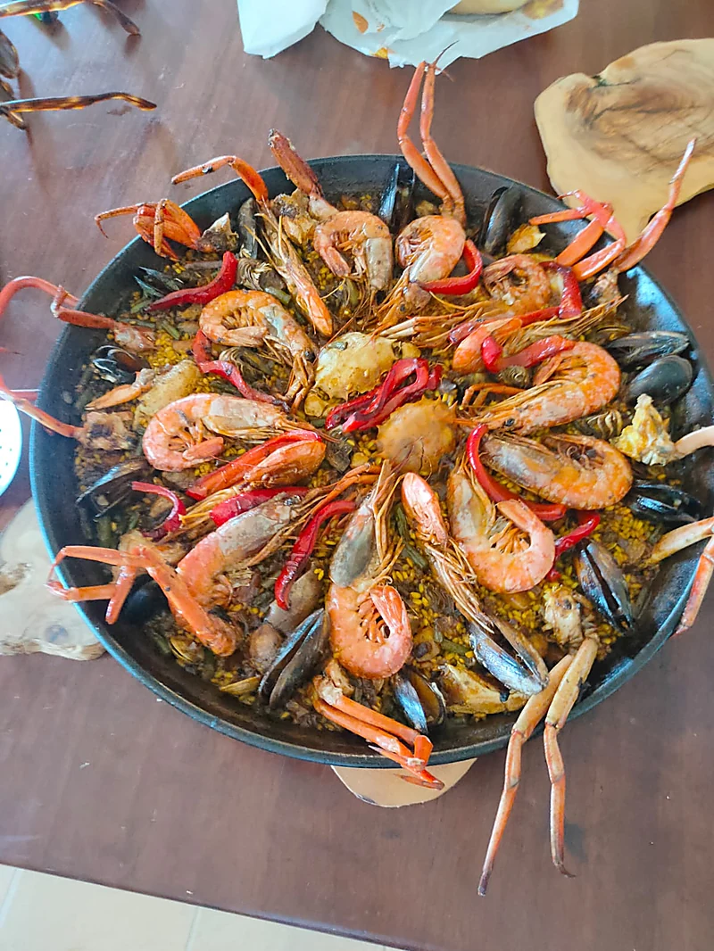 Seafood paella